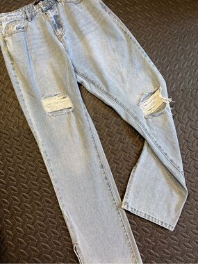 Missguided Light Wash Distressed Split Hem Jeans US 8
